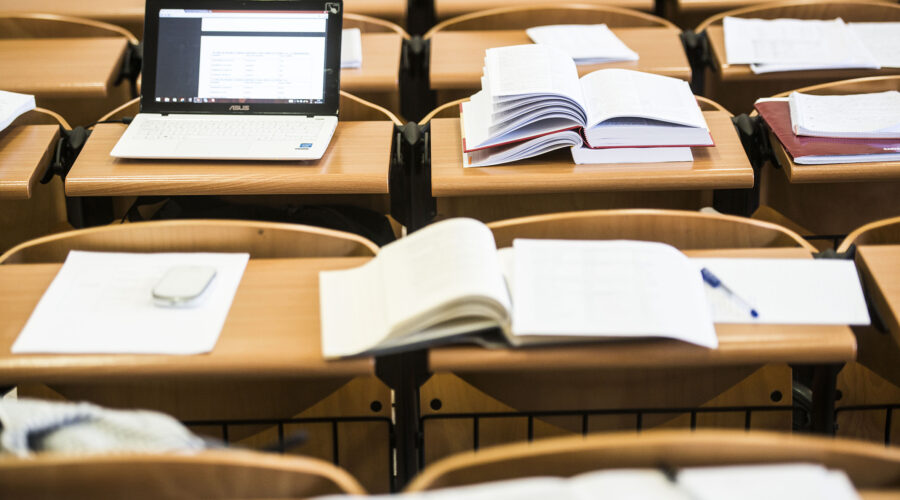 Roma 18/12/2015Università Pontificia LateranenseInterniPh: Cristian Gennari